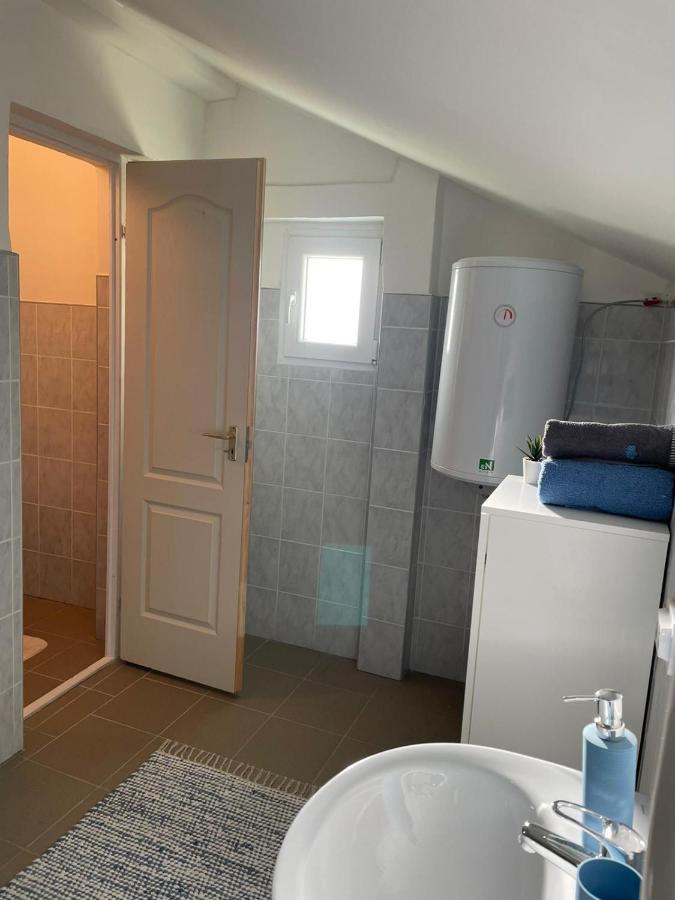 Het Hongaarse Wijnhuis Mohacs Luaran gambar